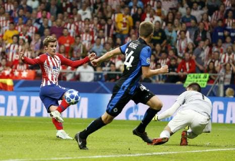 Partido de la Champions League disputado entre Atletico y Brujas. En la imagen, Griezmann logra su segundo gol.Champions League match played between Atletico and Club Brugges. In this picture, Griezmann scores his second goal. 