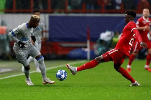 MOSCOW, RUSSIA - OCTOBER 03: Eder (R) of FC Lokomotiv Moscow and Hamza Mendyl of FC Schalke 04 vie for the ball during the Group D match of the UEFA Champions League between FC Lokomotiv Moscow and FC Schalke 04 at Lokomotiv Stadium on October 3, 2018 in Moscow, Russia. SPO, SOC, FOC 