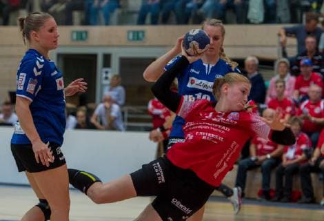 03 10 2018 Bad Langensalza Handball Bundesliga Women Season 2018 2019 DHB Pokal THC Erfurt Bad Langensalza HSG Blomberg Lippe Meike Schmelzer 13 Thueringer HC Torwurf Action