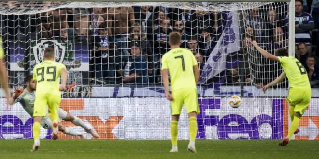 Anderlecht s goalkeeper Thomas Didillon pictured as Dinamo Zagreb s midfielder Izet Hajrovic scores from penalty during a game of Belgian soccer team RSC Anderlecht against Croatian team Dinamo Zagreb in Anderlecht, Thursday 04 October 2018, on day two of the Europa League group stage, in group D. JASPERxJACOBS  x05440570x