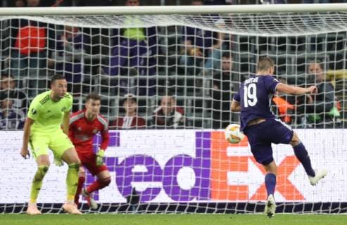 Anderlecht s Ivan Santini fights for the ball during a game of Belgian soccer team RSC Anderlecht against Croatian team Dinamo Zagreb in Anderlecht, Thursday 04 October 2018, on day two of the Europa League group stage, in group D. VIRGINIExLEFOUR  x05440608x
