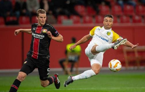 Leverkusen Germany 04 10 2018 UEFA Europa League 2018 19 Season Preliminary Round Group Stage Group A 2 Gameday Bayer 04 Leverkusen AEK Larnaka Sven Bender B04 Joan Truyols AEK in a duel DeFodi512