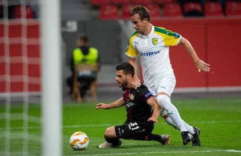 Leverkusen Germany 04 10 2018 UEFA Europa League 2018 19 Season Preliminary Round Group Stage Group A 2 Gameday Bayer 04 Leverkusen AEK Larnaka Kevin Volland B04 Mikel Gonzales AEK in a duel DeFodi512