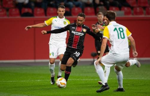 Leverkusen Germany 04 10 2018 UEFA Europa League 2018 19 Season Preliminary Round Group Stage Group A 2 Gameday Bayer 04 Leverkusen AEK Larnaka Karim Bellarabi B04 Mikel Gonzales AEK in duel DeFodi512