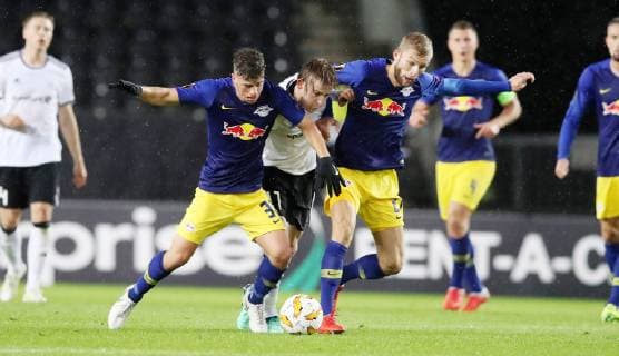 Trondheim RB Leipzig Soccer Euro League Trondheim 04 10 2018 Lerkendal Stadium Soccer UEFA Euro League Group B 2 Gameday Rosenborg BK Trondheim vs. RB Leipzig In the picture from the left Diego Demme 31 RB Leipzig Yann Erik de Lanlay 11 Trondheim and Konrad Laimer 27 RB Leipzig According to specifications UEFA is prohibited from exploiting or exploiting footage taken in the stadium and or by the game in the form of sequence images and video-like photo series