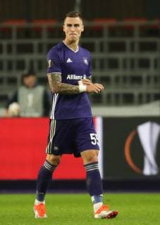 Anderlecht s Ognjen Vranjes leaves the field after receiving a red card during a game of Belgian soccer team RSC Anderlecht against Croatian team Dinamo Zagreb in Anderlecht, Thursday 04 October 2018, on day two of the Europa League group stage, in group D. VIRGINIExLEFOUR  x05440648x