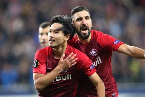 SOCCER - UEFA EL, RBS vs Celtic SALZBURG,AUSTRIA,04.OCT.18 - SOCCER - UEFA Europa League, group stage, Red Bull Salzburg vs Celtic FC Glasgow. Image shows the rejoicing of Takumi Minamino and Munas Dabbur (RBS). GEPAxpictures xMathiasxMandl