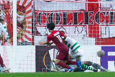 04 10 2018 xkvx Football UEFA Europa League Salzburg FC Celtic Glasgow emspor v l Goal scored Goal scored by Takumi Minamino FC Salzburg DFL DFB REGULATIONS PROPHIBIT ANY USE OF PHOTOGRAPHS as IMAGE SEQUENCES and or QUASI VIDEO Salzburg