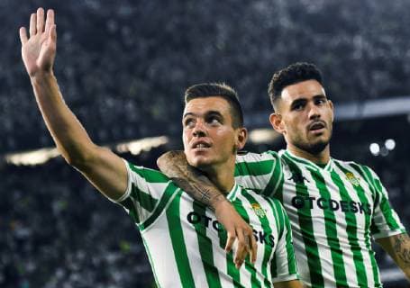 Real Betis Argentinian midfielder Giovani Lo Celso (L) jubilates a goal during the UEFA Europa League 2nd round match between Real Betis and Dudelange, at the Benito Villamarin stadium, in Seville, Andalusia, Spain, 04 October 2018. Real Betis vs. Dudelange !ACHTUNG: NUR REDAKTIONELLE NUTZUNG!  Copyright: xRaulxCarox SEV15 20181004-636742840475679653