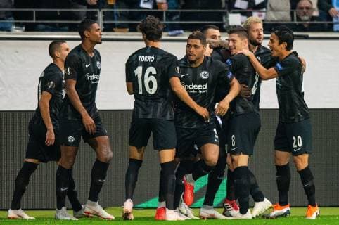 04 10 2018 xfux Football UEFA Europa League Eintracht Frankfurt Lazio Rome emspor v Danny da Costa Eintracht Frankfurt and Eintracht Frankfurt players Goal celebration celebrate the goal to 1 0 Frankfurt am Main