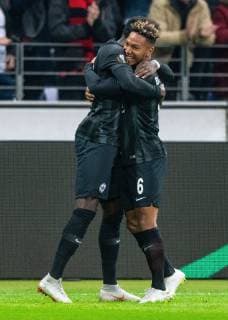 04 10 2018 xfux Football UEFA Europa League Eintracht Frankfurt Lazio Rom emspor v Danny da Costa Eintracht Frankfurt Jonathan de Guzman Eintracht Frankfurt Torjubel Goal celebration celebrate the goal to 1 0 Frankfurt am Main