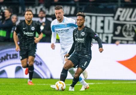 04 10 2018 xfux Football UEFA Europa League Eintracht Frankfurt Lazio Rome emporer Sergej Milinkovic Savic Lazio Jonathan de Guzman Eintracht Frankfurt Frankfurt am Main