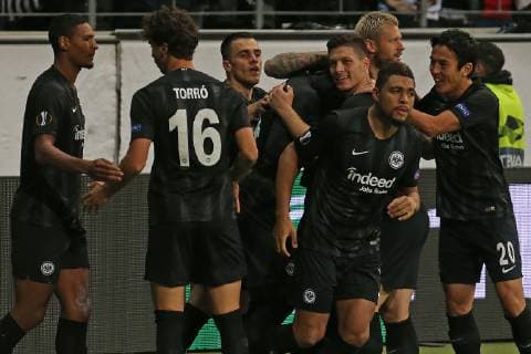 Soccer Europa League 02 Matchday Eintracht Frankfurt Lazio Rome on 04 10 2018 in the Commerzbank Arena in Frankfurt Jubilee goal celebrity goalscorer Danny da Costa Frankfurt celebrates after his goal to 1 to 0 with the team including Makoto Hasebe Frankfurt Marco Russ Frankfurt Filip Kostic Frankfurt Luka Jovic Frankfurt Lucas Torro Frankfurt Sebastien Haller Frankfurt MH