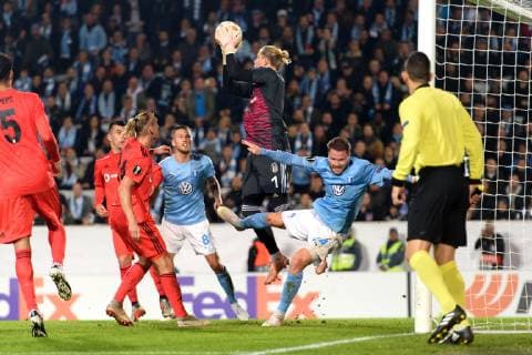 181004 Lasse Nielsen of Malmö FF and Goalkeeper Loris Karius of Besiktas during the Europe League group stage match between Malmö FF and Besiktas on October 4, 2018 in Malmö Photo Petter Arvidson BILDBYR N Code PA 92119  Copyright: PETTERxARVIDSON BB181004PA020