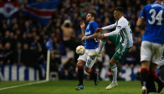 SOCCER - UEFA EL, Rangers vs Rapid GLASGOW,SCOTLAND,04.OCT.18 - SOCCER - UEFA Europa League, group stage, Glasgow Rangers FC vs SK Rapid Wien. Image shows Jon Flanagan (Rangers) and Dejan Ljubicic (Rapid). Keywords: Wien Energie. GEPAxpictures xPhilippxBrem