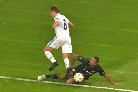 04 10 2018 xblx Football UEFA Europa League Eintracht Frankfurt Lazio Rome emporio Lucas Leiva Lazio Sebastien Haller Eintracht Frankfurt DFL DFB REGULATIONS PROHIBIT ANY USE OF PHOTOGRAPH as IMAGE SEQUENCES and or QUASI VIDEO Frankfurt am Main