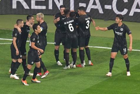 04 10 2018 xblx Soccer UEFA Europa League Eintracht Frankfurt Lazio Rome emporal Mijat Gacinovic Eintracht Frankfurt Filip Kostic Eintracht Frankfurt Makoto Hasebe Eintracht Frankfurt Marco Russ Eintracht Frankfurt Luka Jovic Eintracht Frankfurt Jonathan de Guzman Eintracht Frankfurt Sebastien Haller Eintracht Frankfurt Simon Falette Eintracht Frankfurt Lucas Torro Eintracht Frankfurt Goal scored goal to 2 1 celebrate the goal goalscoring DFL DFB REGULATIONS PROHIBIT ANY USE OF PHOTOGRAPHS as IMAGE SEQUENCES and or QUASI VIDEO Frankfurt am Main