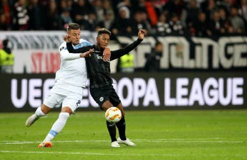 Germany Frankfurt am Main Commerzbank Arena 04 10 2018 Football UEFA Europa League Eintracht Frankfurt Lazio Rome Picture v lk Sergej Milinkovic Savic Lazio Rome 21 and Jonathan de Guzman Eintracht Frankfurt 6 Copyright: HMBxMedia xHeikoxBecker