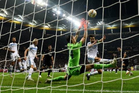 04 10 2018 xfux Soccer UEFA Europa League Eintracht Frankfurt Lazio Rome emspor v Silvio Proto Lazio Roma Filip Kostic Eintracht Frankfurt Goal scored the 2 1 goal for Frankfurt
