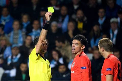 181004 Pepe or Besiktas has been shown the yellow card during the Europa League group stage match between Malmö FF and Besiktas on October 4, 2018 in Malmö Photo Ludvig Thunman BILDBYR N code LT 35544  Copyright: LUDVIGxTHUNMAN BB181004LT041