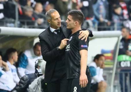 Luka Jovic Eintracht Frankfurt is congratulated by coach Adi Hütter Eintracht Frankfurt 04 10 2018 Eintracht Frankfurt vs Lazio Roma UEFA Europa League 2 Gameday Commerzbank Arena DISCLAIMER DFL regulations prohibit any use of images as image sequences or quasi video