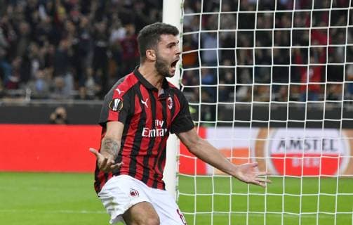 IPP20181004 Football - soccer: UEFA Europa League 2018 2019, AC Mailand - Olympiakos Piräus, patrick cutrone sulta dopo il suo gol del momentaneo 1-1 per il Milan (Verwendung nur in Deutschland - GERMANY ONLY) *** IPP20181004 Football soccer UEFA Europa League 2018 2019 AC Milan Olympiakos Piraeus patrick cutrone sulta dopo il suo gol del instantaneo 1 1 per il Milan Use only in Germany GERMANY ONLY 