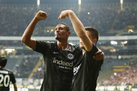 Sebastien Haller Frankfurt left and Luka Jovic Frankfurt celebrate the goal to 3 1 by Jovic in the match against Rome Eintracht Frankfurt vs Lazio Rome Uefa Europa League 04 10 2018 Eintracht Frankfurt vs Lazio Rome Uefa Europa League 04 10 2018 Frankfurt Copyright: xEIBNER RenexWeissx EP_RWS