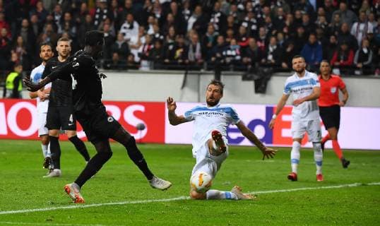 04 10 2018 xjhx Football UEFA Europa League Eintracht Frankfurt Lazio Rome emporer Danny da Costa Eintracht Frankfurt Goal scored the gate to the 4 1 DFB DFB REGULATIONS PROHIBIT ANY USE OF PHOTOGRAPHS as IMAGE SEQUENCES and or QUASI VIDEO Frankfurt am Main