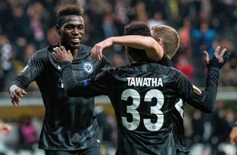 04 10 2018 xfux Football UEFA Europa League Eintracht Frankfurt Lazio Rome emporal Taleb Tawatha Eintracht Frankfurt Taleb Tawatha Eintracht Frankfurt Marc Stendera Eintracht Frankfurt Torjubel Goal celebration celebrate the goal to 4 1 Frankfurt am Main
