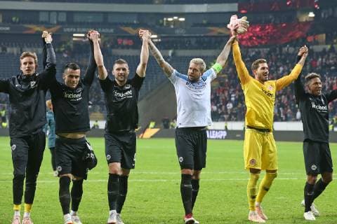 Soccer Europa League 02 Matchday Eintracht Frankfurt Lazio Rome on 04 10 2018 in the Commerzbank Arena in Frankfurt Big cheering on goalkeeper Frederik Rönnow Roennow Ronnow Frankfurt Filip Kostic Frankfurt Ante Rebic Frankfurt Marco Russ Frankfurt Goalkeeper Kevin Trapp Frankfurt and Jonathan de Guzman Frankfurt MH