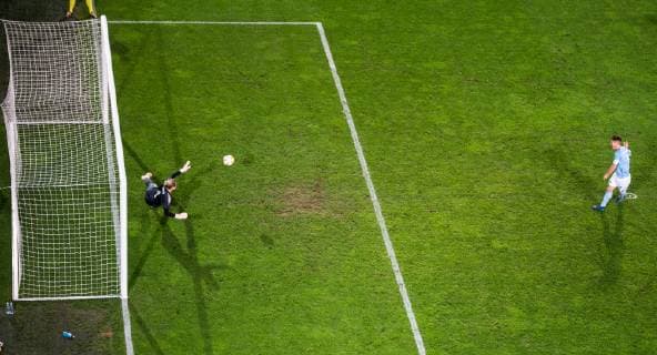181004 Markus Rosenberg or Malmö FF scores the 2 goal from the penalty spot during the Europa League group stage match between Malmö FF and Besiktas on October 4, 2018 in Malmö Photo Petter Arvidson BILDBYR N Code PA 92119  Copyright: PETTERxARVIDSON BB181004PA075