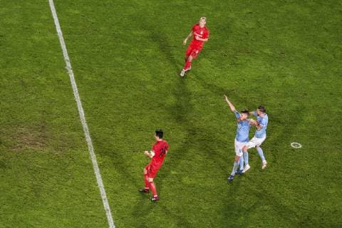 181004 Markus Rosenberg or Malmö FF celebrates with Arn-Ingvi Traustason of Malmö FF after scoring the 2 0 goal from the penalty spot during the Europa League group stage match between Malmö FF and Besiktas on 4 October 2018 in Malmö Photo Petter Arvidson BILDBYR N code PA 92119  Copyright: PETTERxARVIDSON BB181004PA077