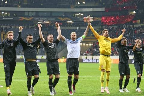 Soccer Europa League 02 Matchday Eintracht Frankfurt Lazio Rome on 04 10 2018 in the Commerzbank Arena in Frankfurt Delightful joy with goalkeeper Frederik Rönnow Roennow Ronnow Frankfurt Filip Kostic Frankfurt Ante Rebic Frankfurt Marco Russ Frankfurt Nelson Mandela Mbouhom Frankfurt Jonathan de Guzman Frankfurt and Mijat Gacinovic Frankfurt MH