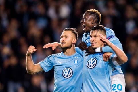 181004 Markus Rosenberg or Malmö FF celebrates with Arnor Ingvi Traustason and Bonke Innocent after scoring the 2 0 goal from the penalty spot during the Europa League group stage match between Malmö FF and Besiktas on 4 October 2018 in Malmö Photo Petter Arvidson BILDBYRAN kod PA 92119  Copyright: PETTERxARVIDSON BB181004PA113
