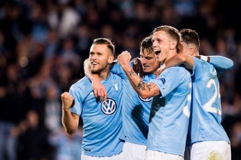 181004 Markus Rosenberg or Malmö FF celebrates with Arnor Ingvi Traustason and Sören Rieks after scoring the 2 0 goal from the penalty spot during the Europa League group stage match between Malmö FF and Besiktas on 4 October 2018 in Malmö Photo Petter Arvidson BILDBYRAN kod PA 92119  Copyright: PETTERxARVIDSON BB181004PA116