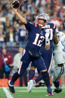 Sport Themen der Woche KW 40 New England Patriots quarterback Tom Brady (12) throws a pass in the first quarter against the Indianapolis Colts at Gillette Stadium in Foxborough, Massachusetts on October 4, 2018.  BOS20181004103 MATTHEWxHEALEY