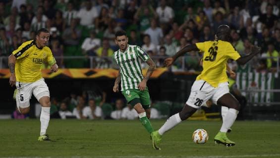 Partido de la Europa League entre el Betis y el Dudelange en el Villamarin. En la imagen, Sarabia.Europa League match between Betis and Dudelange. In this picture, Sarabia. 