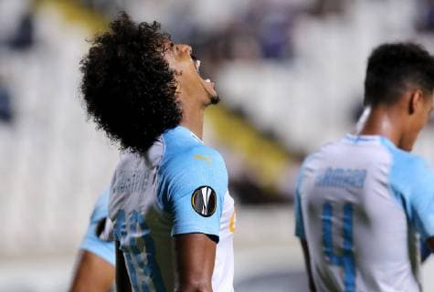 (181005) -- NICOSIA, Oct. 5, 2018 -- Luiz Gustavo (L) of Marseille celebrates his goal during the Europa League Group H match between Apollon and Marseille in Nicosia, Cyprus on Oct. 4, 2018. Apollon drew 2-2 with Marseille. ) (SP)CYPRIS-NICOSIA-SOCCER-UEFA EUROPA LEAGUE-APOLLON VS MARSEILLE SakisxSavvides 