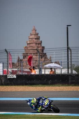 VALENTINO ROSSI - ITALIAN - MOVISTAR YAMAHA MotoGP - YAMAHA MOTO : Grand prix de Thailande - Buriram - 05 10 2018 VincentGuignet Panoramic 