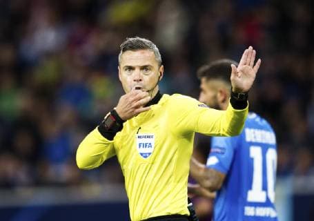 Referee Damir Skomina Slovenia Referee Gesture Football Soccer Champions League Preliminary Round 2 Matchday TSG 1899 Hoffenheim 1899 Manchester City ManCity 1 2 on 02 10 2018 in Sinsheim Germany