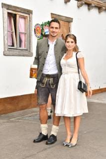 Mats Hummels with wife Cathy Hummels FC Bayern at the Wiesn Celebrities at the Oktoberfest 16 Day Tracht Dirndl Beer Munich 07 October 2018