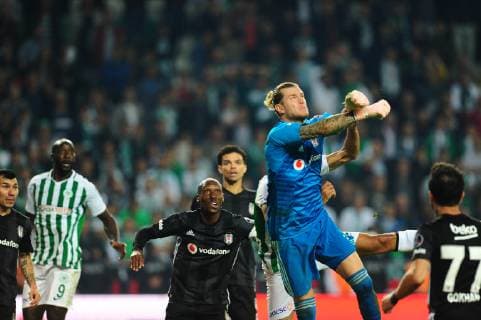 Sport Themen der Woche KW 40 Sport Bilder des Tages German Goalkeeper Loris Karius of Besiktas during the Turkish Super League football match between Konyaspor and Besiktas at Buyuksehir Belediye Stadium in Konya , Turkey on October 07 , 2018. 