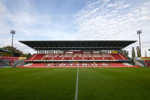 Cottbus 06 10 2018 Stadium of Friendship Football Men 3 League 11 Gameday FC Energie Cottbus FSV Zwickau 2 1 1 1 In the picture vl According to the specifications of the DFB Deutscher Fußball Bund it is forbidden to take pictures in the stadium and or from the game in the form of sequence pictures and or video-like photo galleries to be used or recycled DFB regulations prohibit any use of photographs as image sequences and or quasi video
