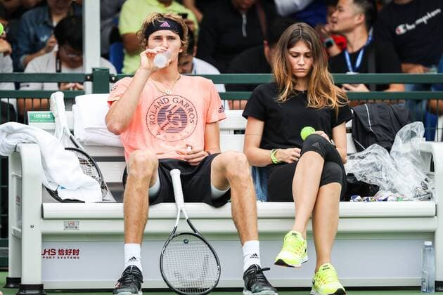 Sport Bilder des Tages German tennis player Alexander Zverev, left, and his girlfriend Olga Sharypova take part in a training session with Swiss tennis star Roger Federer in preparation for the Rolex Shanghai Masters 2018 tennis tournament in Shanghai, China, 9 October 2018. Roger Federer, Alexander Zverev make preparations for Rolex Shanghai Masters 2018  pbu881106_27