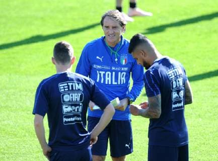 Photo LaPresse - Jennifer Lorenzini 09 October 2018 Firenze (Italy) Soccer Italy Italian Football meeting - "Coverciano" - training In the pic: Roberto Mancini, Jorginho, Emerson Palmieri  Copyright: xJenniferxLorenzini LaPressex