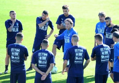 Photo LaPresse - Jennifer Lorenzini 09 October 2018 Firenze (Italy) Soccer Italy Italian Football meeting - "Coverciano" - training In the pic: Roberto Mancini, and italian players during the training  Copyright: xJenniferxLorenzini LaPressex