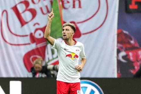 Goal scorer Kevin Kampl RB Leipzig scores 1 0 1 Soccer Bundesliga season 2018 2019 RasenBallsport Leipzig vs 1 FC Nuremberg in the Red Bull Arena in Leipzig Action Germany Football Men Men 07 07 2018 In accordance with the requirements of the DFL German Football League it is prohibited in the To exploit and or exploit stadium and or game-made photographs in the form of sequence images and or video-like photo galleries. DFL regulations prohibit any use of photographs as image sequences or quasi-video