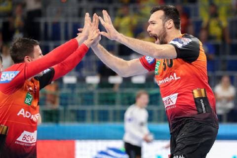v le Andre Schmid Andy Schmid RNL 2 Gedeon Guardiola RNL 30 celebrate a goal Cheers Torjubel Goalkeeping celebrate the goal goal celebration Cheering over the goal optimistic Game scene Highlight Action Action Handball Champions League Rhein Neckar Löwen IFK Kristianstad xozx