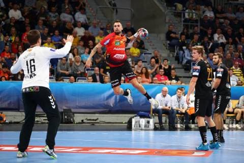 Bogdan Radivojevic Rhein Neckar Loewen meets Richard Carl Johan Kappelin IFK Kristianstad Rhein Neckar Loewen v IFK Kristianstad EHF Champions League 10 10 2018 Photo Eibner Rhein Neckar Loewen v IFK Kristianstad EHF Champions League 10 10 2018 Mannheim Copyright: xNeisx Eibner-Pressefotox EP_ans