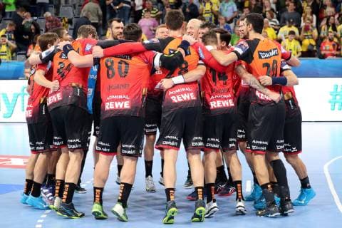 Player of the Rhein Neckar Löwen Cheers after the final whistle Victory Winner Jubilant Cheers Joy Optimistic Highlight Action Action Handball Champions League Rhein Neckar Löwen IFK Kristianstad xozx
